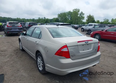 2010 Ford Fusion S из США, поврежденный, VIN 3FAHP0GA1AR373293